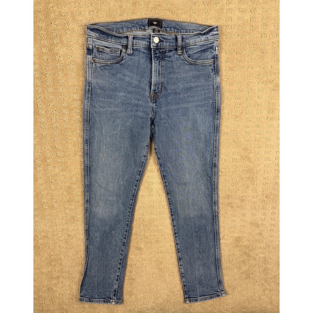 Woman's GAP Medium Wash Blue Jeans Size 10/30R #1161